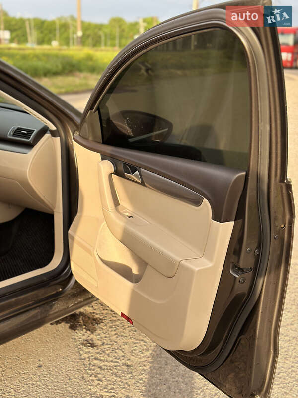 Универсал Volkswagen Passat 2013 в Стрые фото 24 Универсал Volkswagen Passat 2013 в Стрые