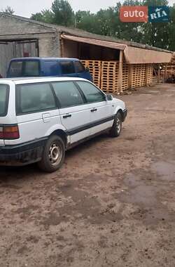 Универсал Volkswagen Passat 1993 в 