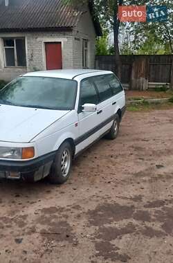 Универсал Volkswagen Passat 1993 в 