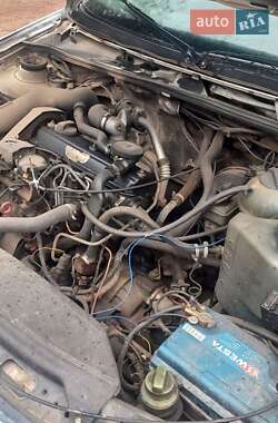 Универсал Volkswagen Passat 1993 в 