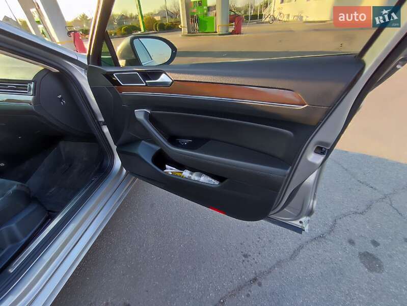 Седан Volkswagen Passat 2015 в Петропавлівці