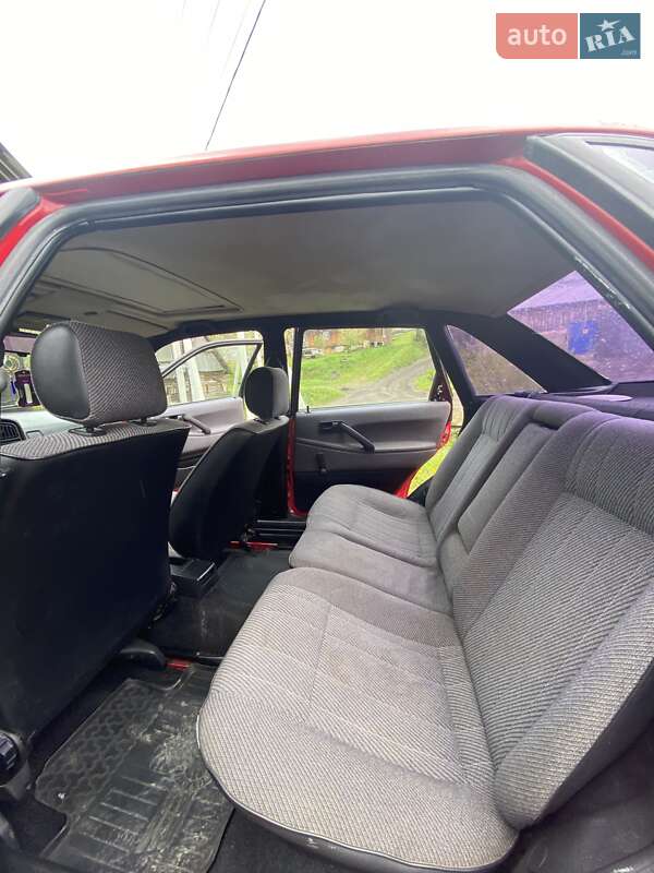 Седан Volkswagen Passat 1988 в Славском