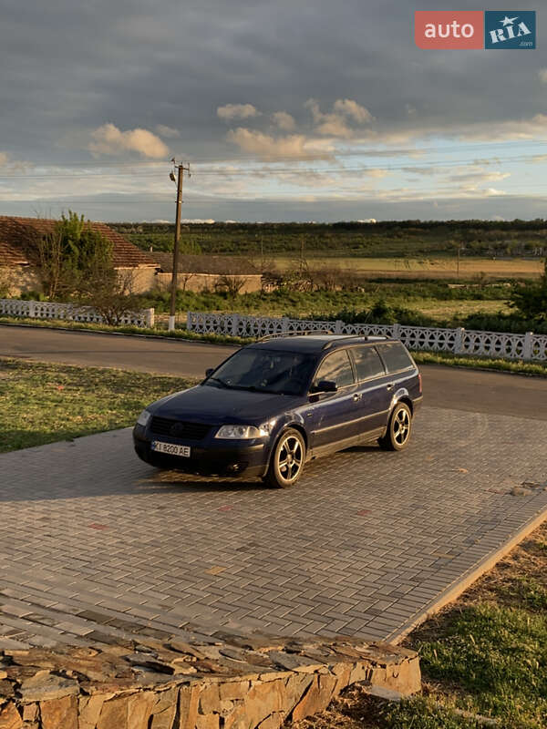 Универсал Volkswagen Passat 2001 в Болграде
