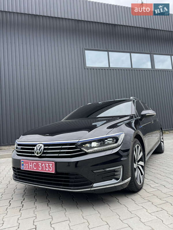 Універсал Volkswagen Passat 2015 в Дубні