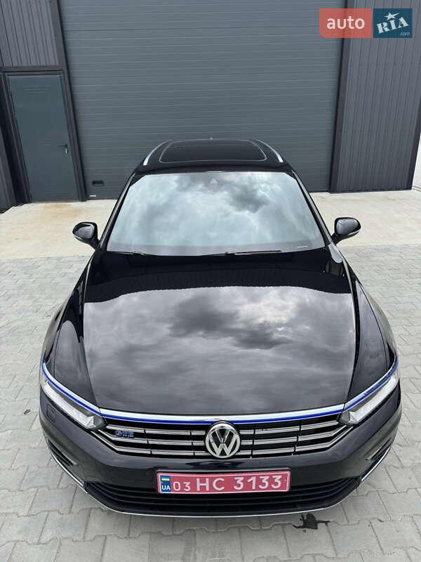 Універсал Volkswagen Passat 2015 в Дубні