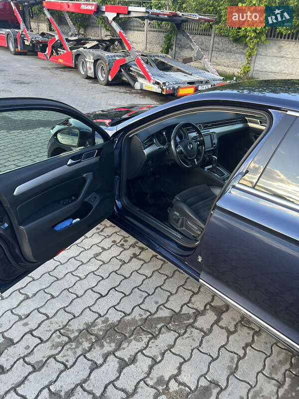 Седан Volkswagen Passat 2017 в Львове