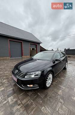 Універсал Volkswagen Passat 2012 в 