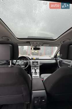 Універсал Volkswagen Passat 2012 в 