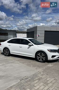 Седан Volkswagen Passat 2021 в 