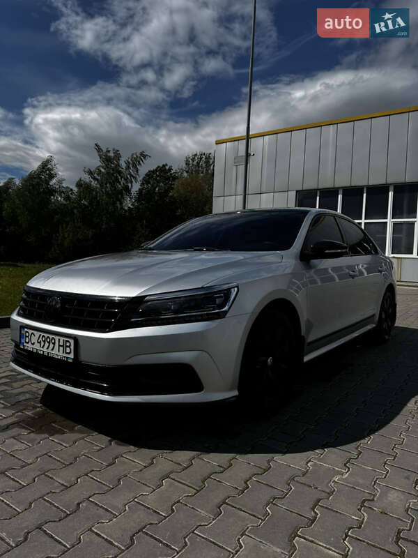 Седан Volkswagen Passat 2016 в Луцке