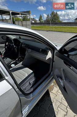 Седан Volkswagen Passat 2016 в 
