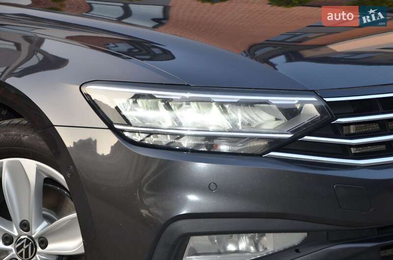 Седан Volkswagen Passat 2020 в Львові