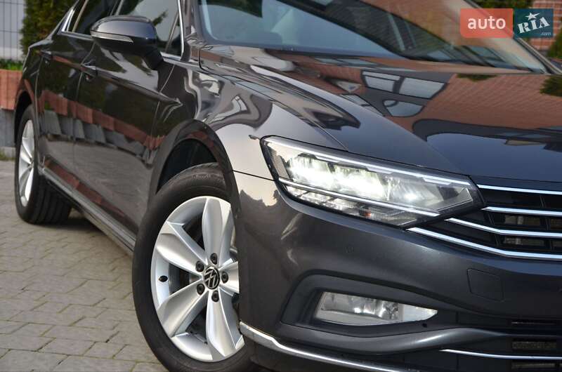 Седан Volkswagen Passat 2020 в Львові