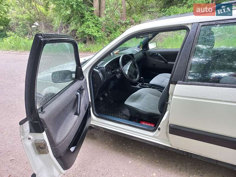 Универсал Volkswagen Passat 1990 в Львове