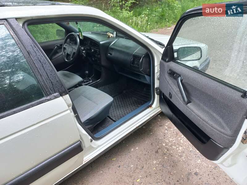 Универсал Volkswagen Passat 1990 в Львове