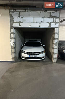 Седан Volkswagen Passat 2015 в 