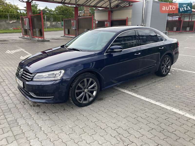 Седан Volkswagen Passat 2015 в Львове