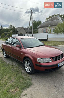 Седан Volkswagen Passat 1997 в Ужгороді