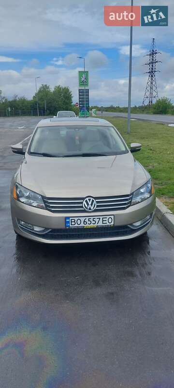Седан Volkswagen Passat 2015 в Золочеве