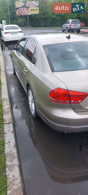 Седан Volkswagen Passat 2015 в Золочеве
