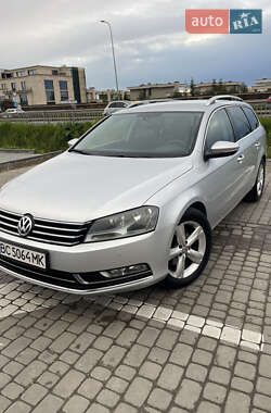 Універсал Volkswagen Passat 2011 в 