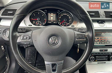 Універсал Volkswagen Passat 2011 в 