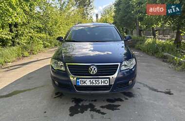 Универсал Volkswagen Passat 2008 в Костополе