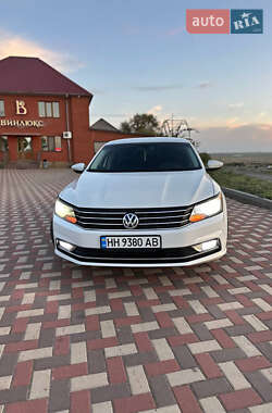 Седан Volkswagen Passat 2018 в 
