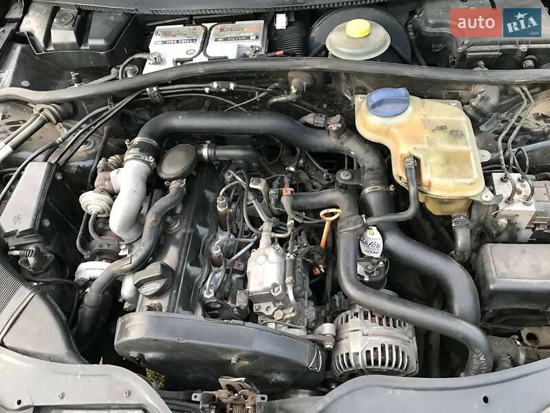 Седан Volkswagen Passat 1999 в Нововолынске