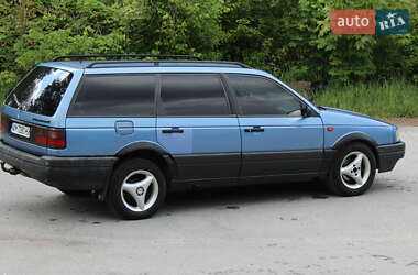 Універсал Volkswagen Passat 1993 в 