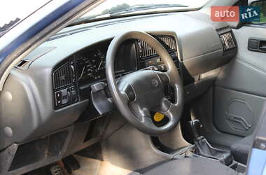Універсал Volkswagen Passat 1993 в 