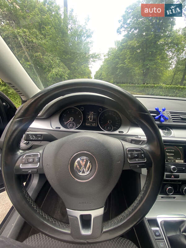 Универсал Volkswagen Passat 2012 в Мукачево