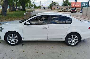 Седан Volkswagen Passat 2012 в 