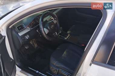 Седан Volkswagen Passat 2012 в 