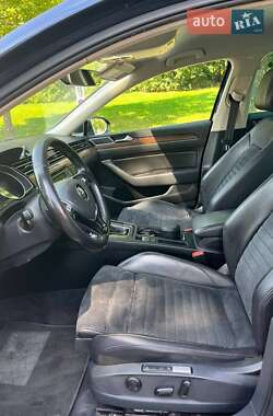Седан Volkswagen Passat 2015 в 