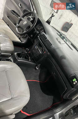 Седан Volkswagen Passat 2001 в 