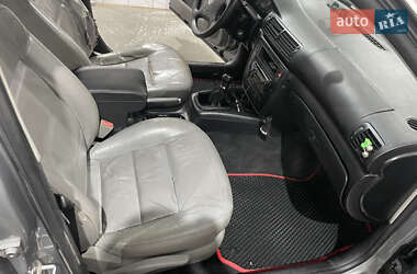 Седан Volkswagen Passat 2001 в 
