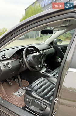 Универсал Volkswagen Passat 2012 в 