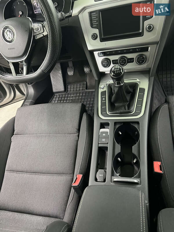 Универсал Volkswagen Passat 2015 в Полтаве