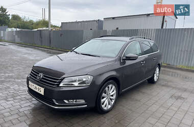 Универсал Volkswagen Passat 2011 в Дубно