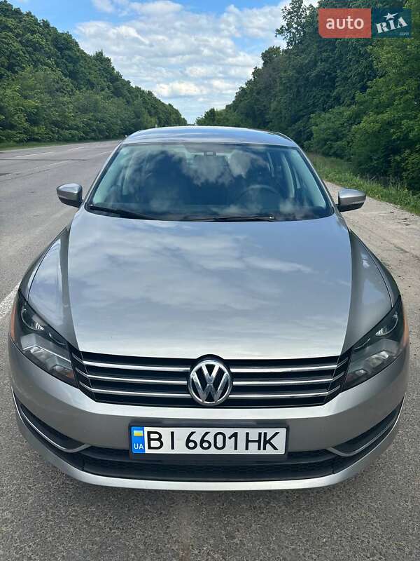 Седан Volkswagen Passat 2013 в Харькове