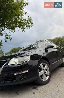 Універсал Volkswagen Passat 2010 в 