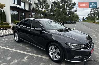 Седан Volkswagen Passat 2020 в 