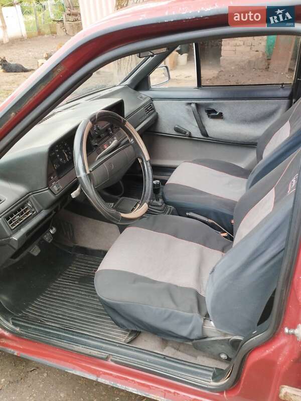 Седан Volkswagen Passat 1987 в Виннице