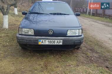 Седан Volkswagen Passat 1993 в 