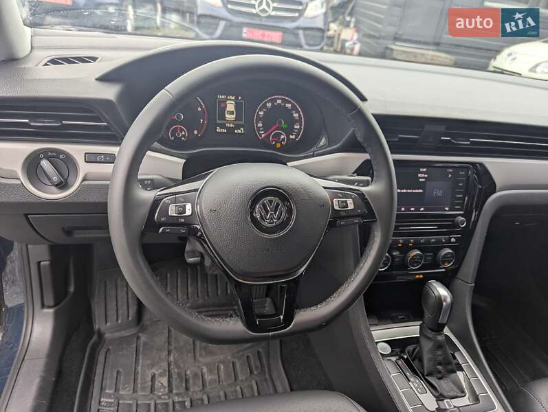 Седан Volkswagen Passat 2021 в Ровно