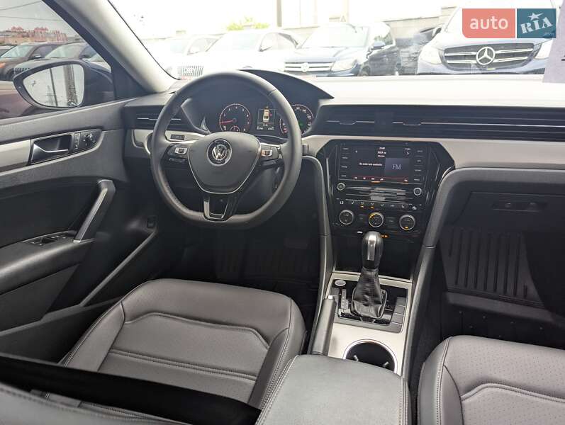 Седан Volkswagen Passat 2021 в Ровно
