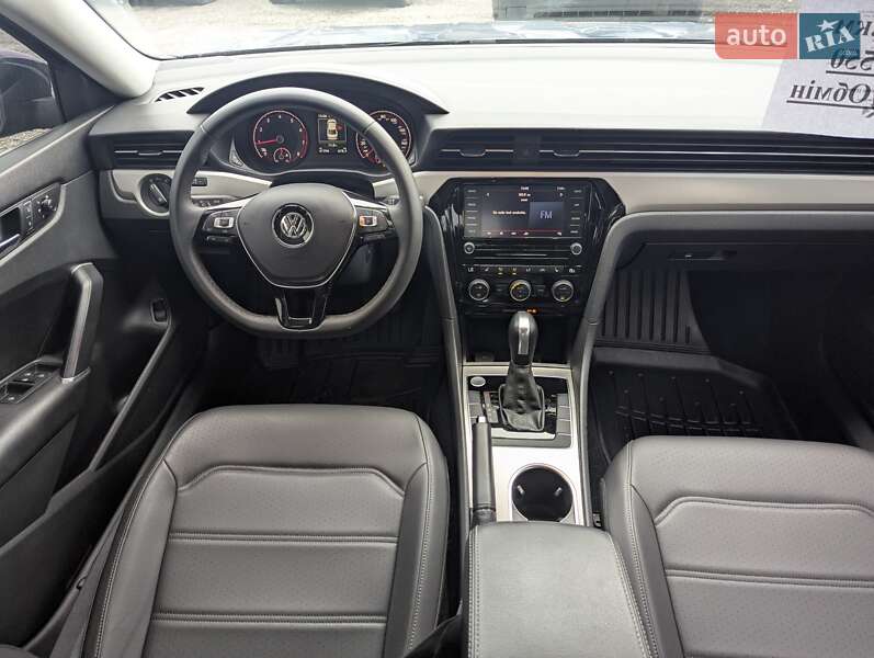 Седан Volkswagen Passat 2021 в Ровно