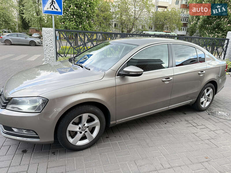Седан Volkswagen Passat 2013 в Черкассах