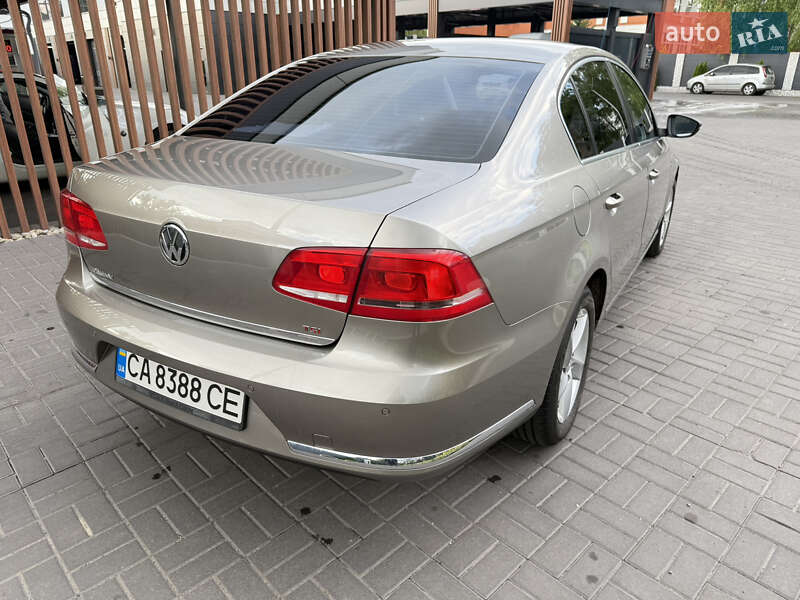 Седан Volkswagen Passat 2013 в Черкассах